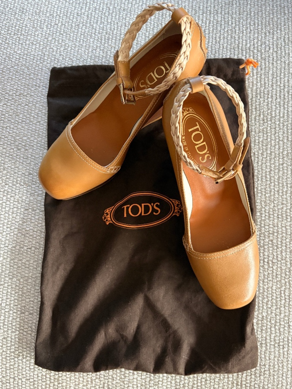 Tod’s Women Caramel/Tan Color Wedge Shoe Size 35 1/2 (5 1/2)